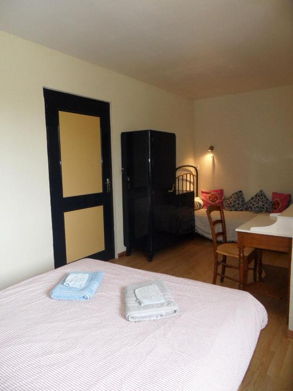 Chambres D'Hotes Domaine Du Bourg Gannay-sur-Loire Rom bilde