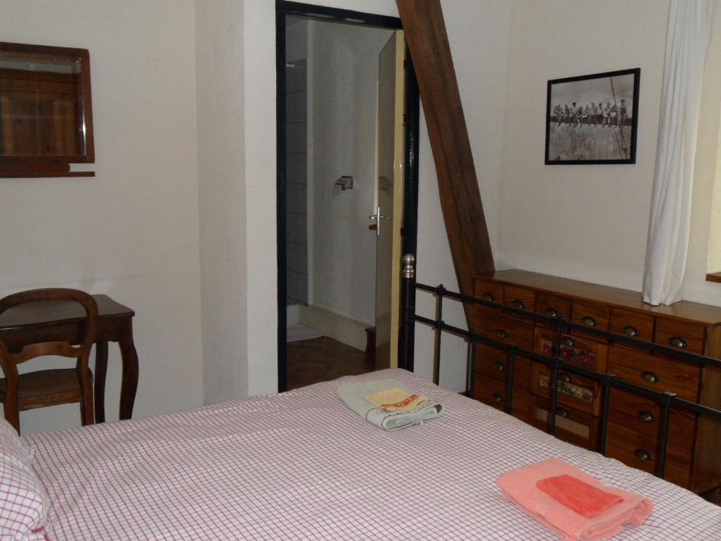 Chambres D'Hotes Domaine Du Bourg Gannay-sur-Loire Rom bilde